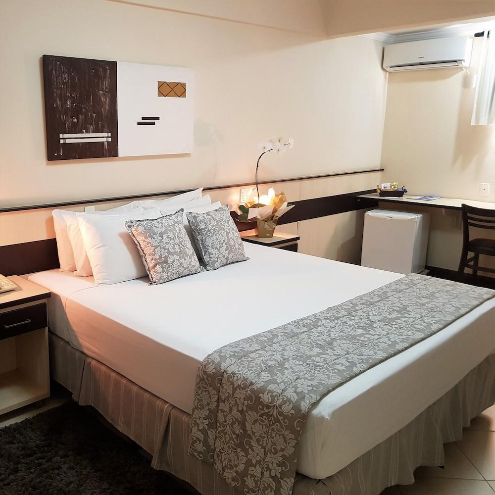 Cristal Hotel 3*